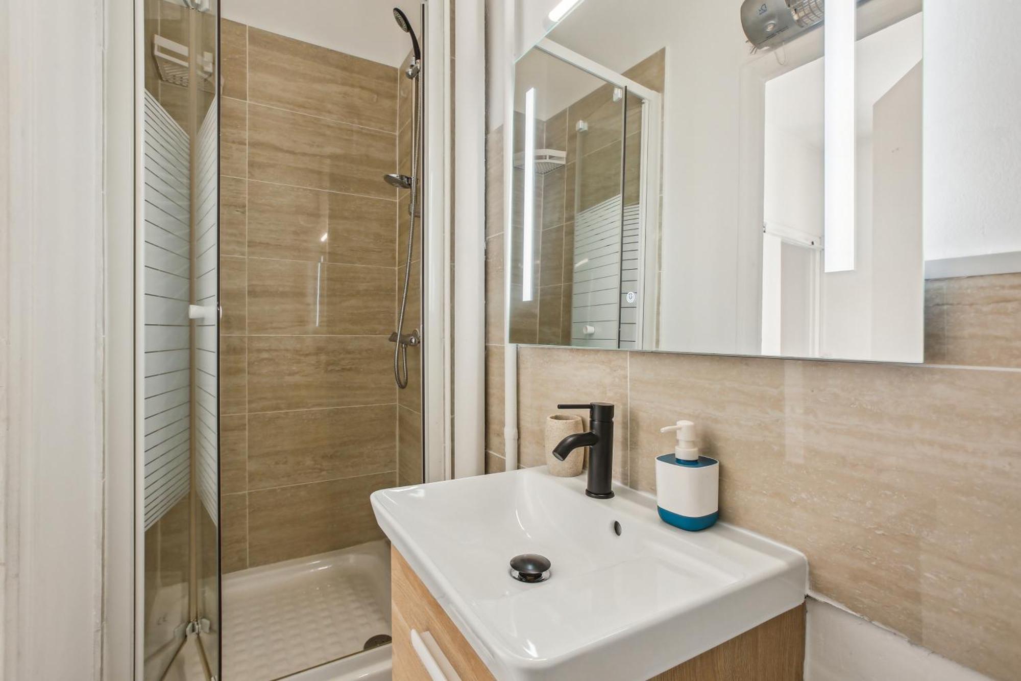 Appartement Chic And Comfortable Parijs
